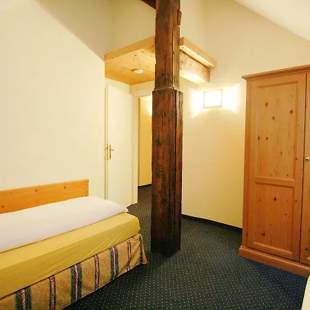 Forsthaus.11 * Strobl