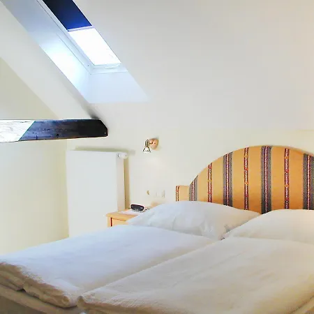 Forsthaus.11 * Strobl